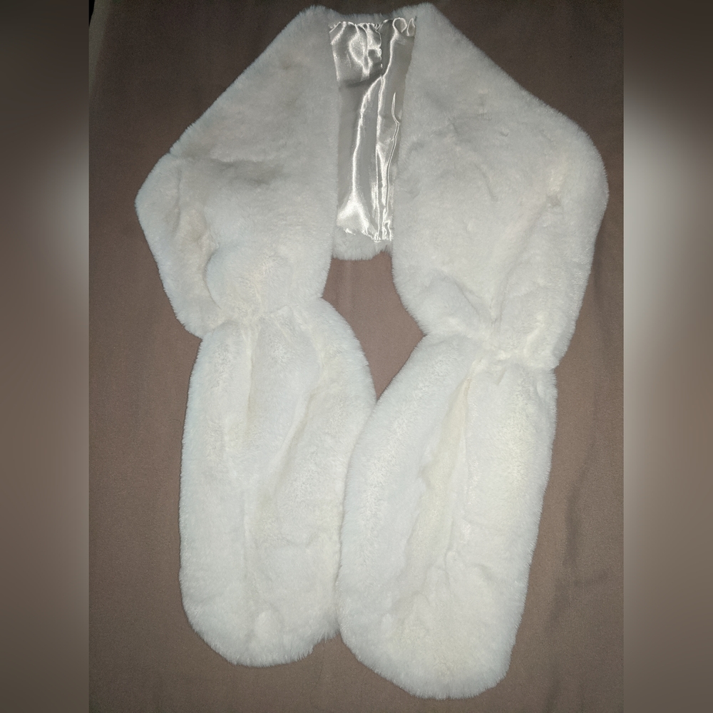 Lulu's Faux Fur Stool